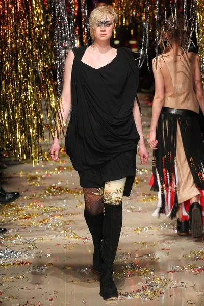 Look 28